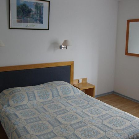 Hotel Au Petit Languedoc Lourdes Kamer foto