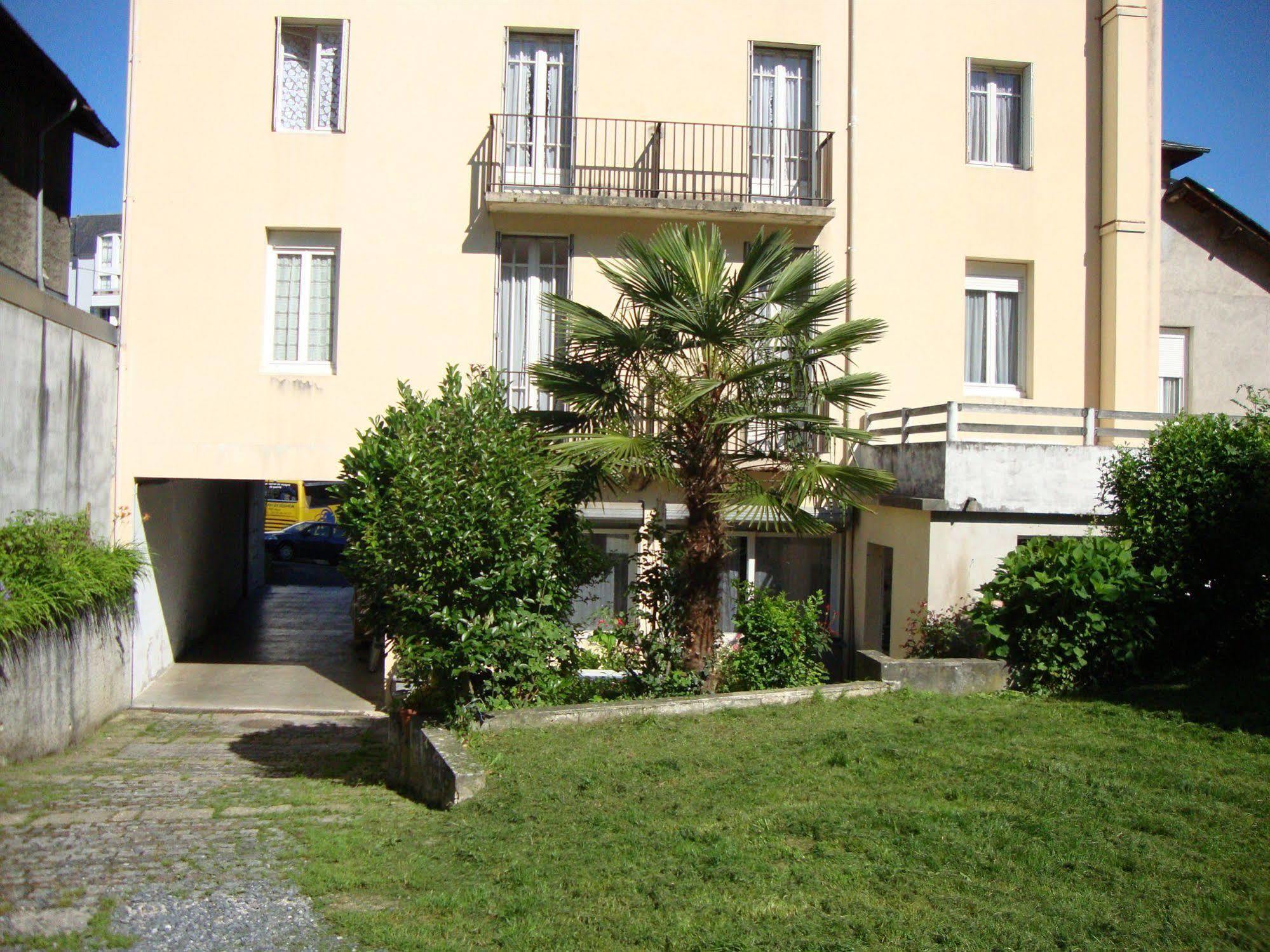 Hotel Au Petit Languedoc Lourdes Buitenkant foto