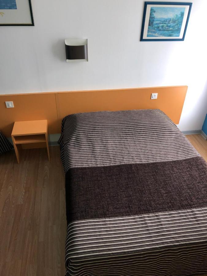Hotel Au Petit Languedoc Lourdes Buitenkant foto